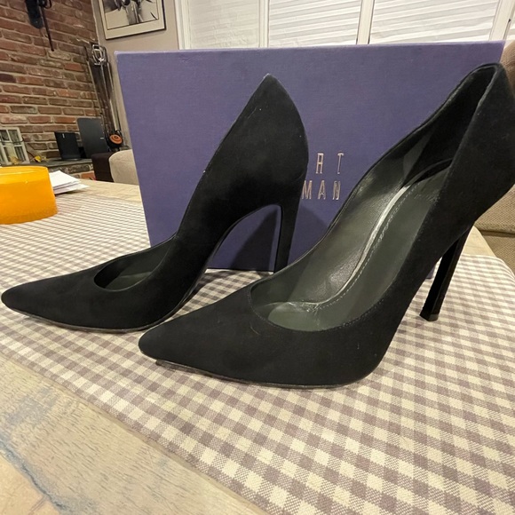 Stuart Weitzman Queen Pointed Toe pump - Picture 6 of 6